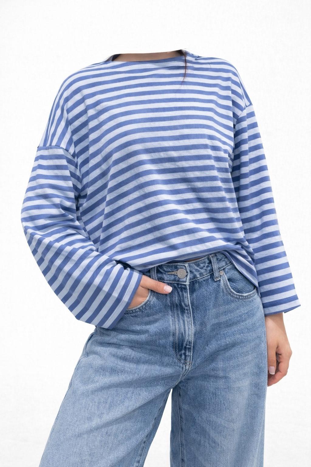 Gestreepte oversized dames longsleeve in blauw – Cato Striped Longsleeve Blue met flare mouw, one size | Myjewellen