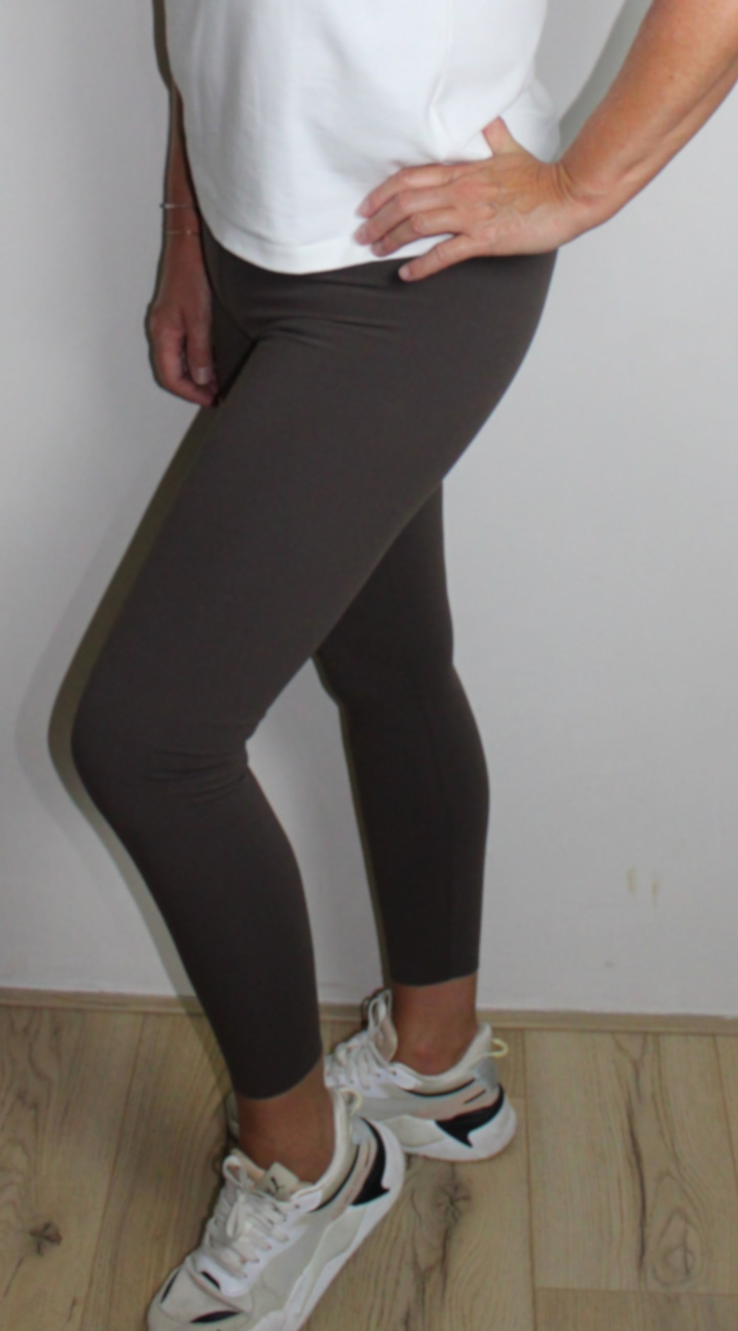 Taupe High-Waisted Sportlegging