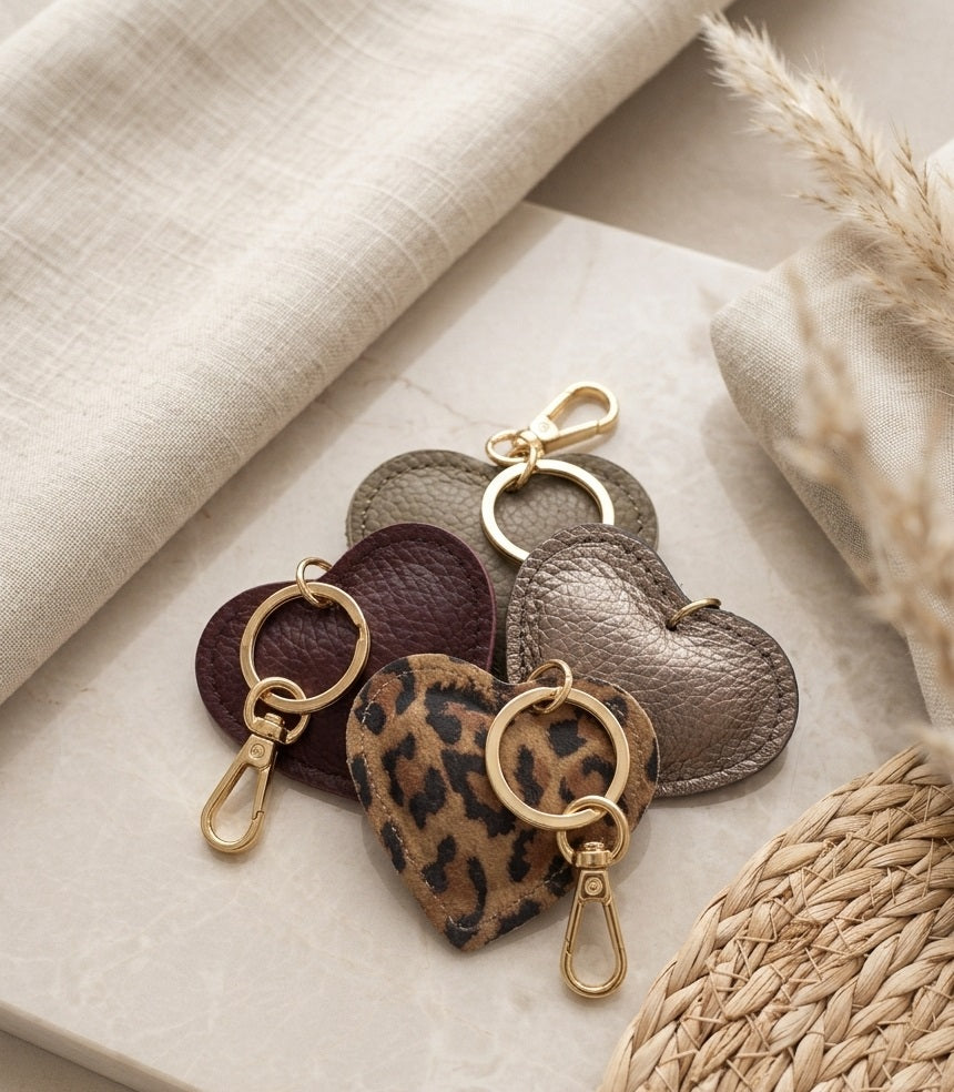 Elegante hartvorm sleutelhanger in 4 kleuren van Myjewellen.
