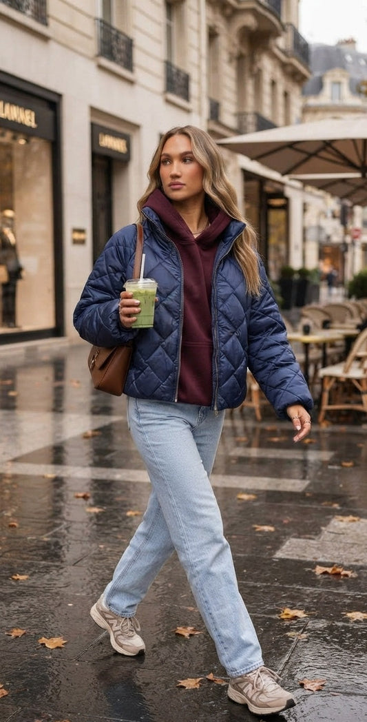 Autumn City Elegance: De Ultieme Blauwe Puffer Look