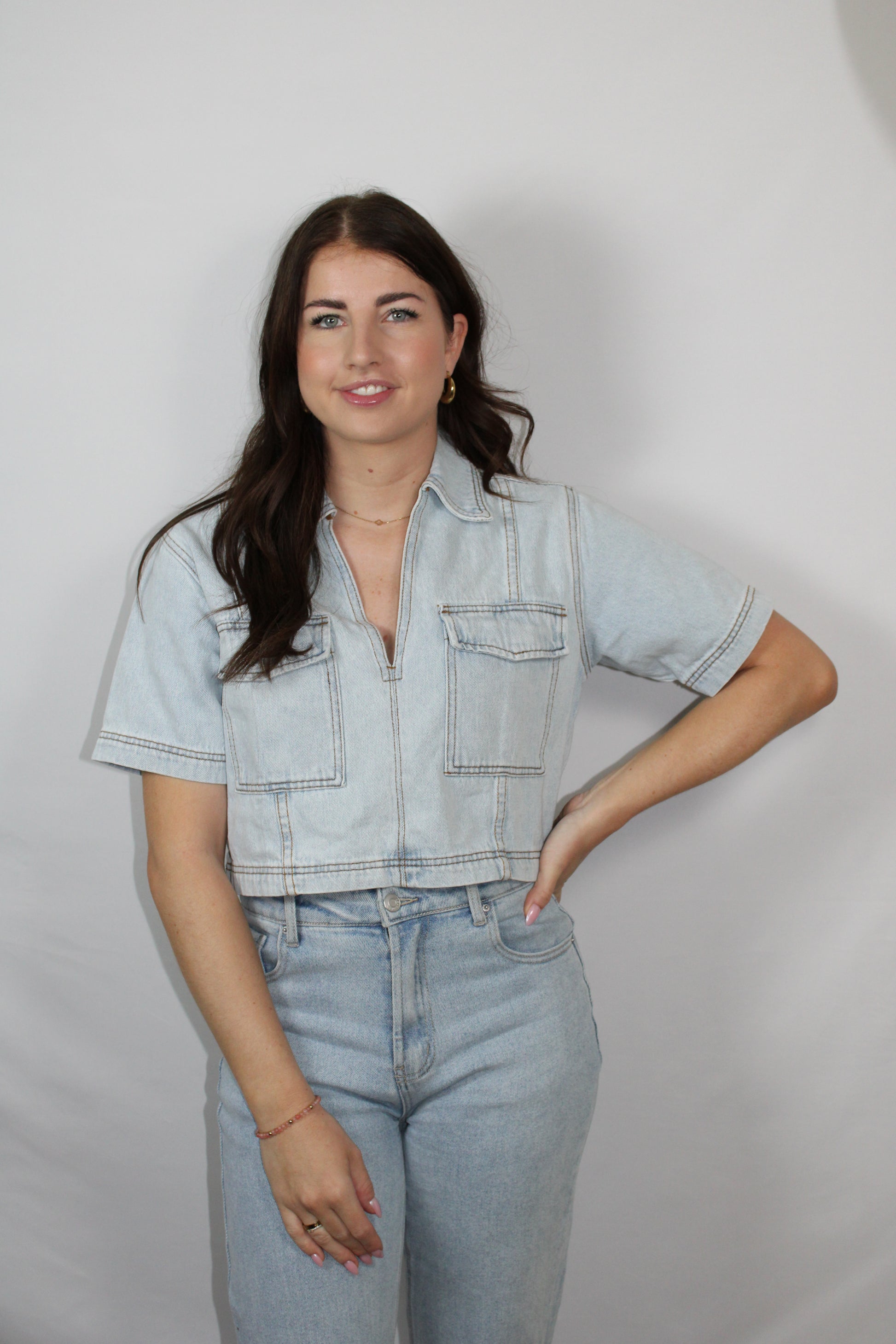 Denim cropped top voor dames met een trendy spijkerstof look – Myjewellen kleding.