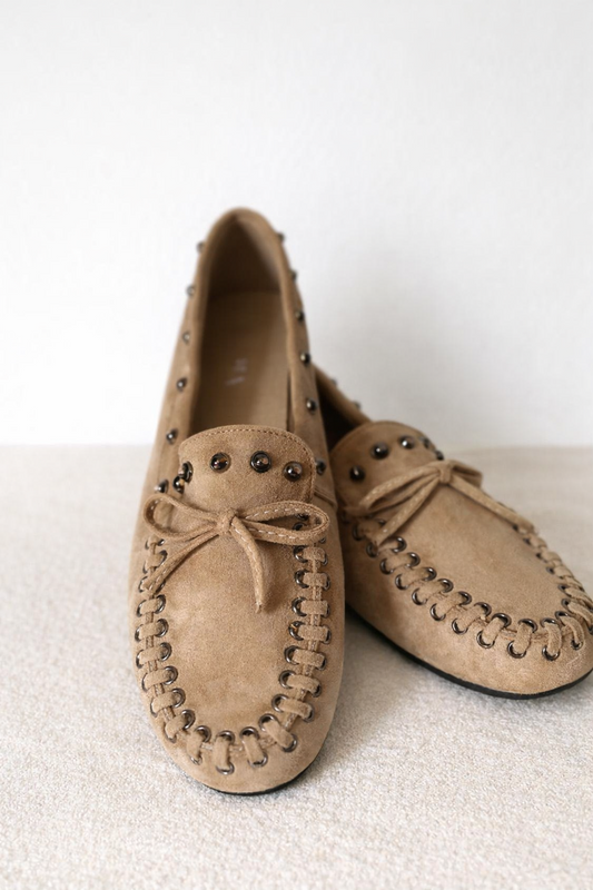 Khaki beige dames mocassins met studs van Myjewellen