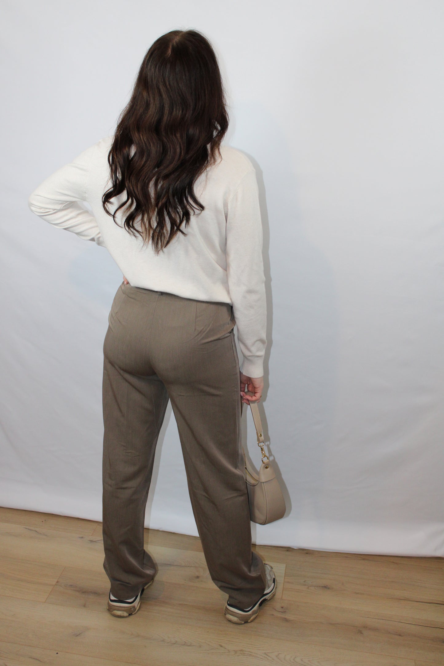 Lichtbeige Elegante fijngebreide dames cardigan met V-hals en knopen van Myjewellen