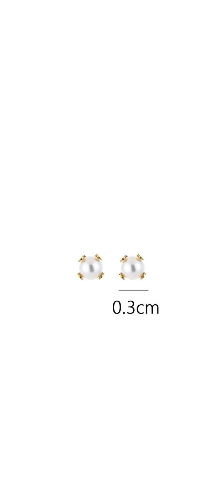 Gold pearl studs small – verfijnde kleine parel oorbellen | Myjewellen
