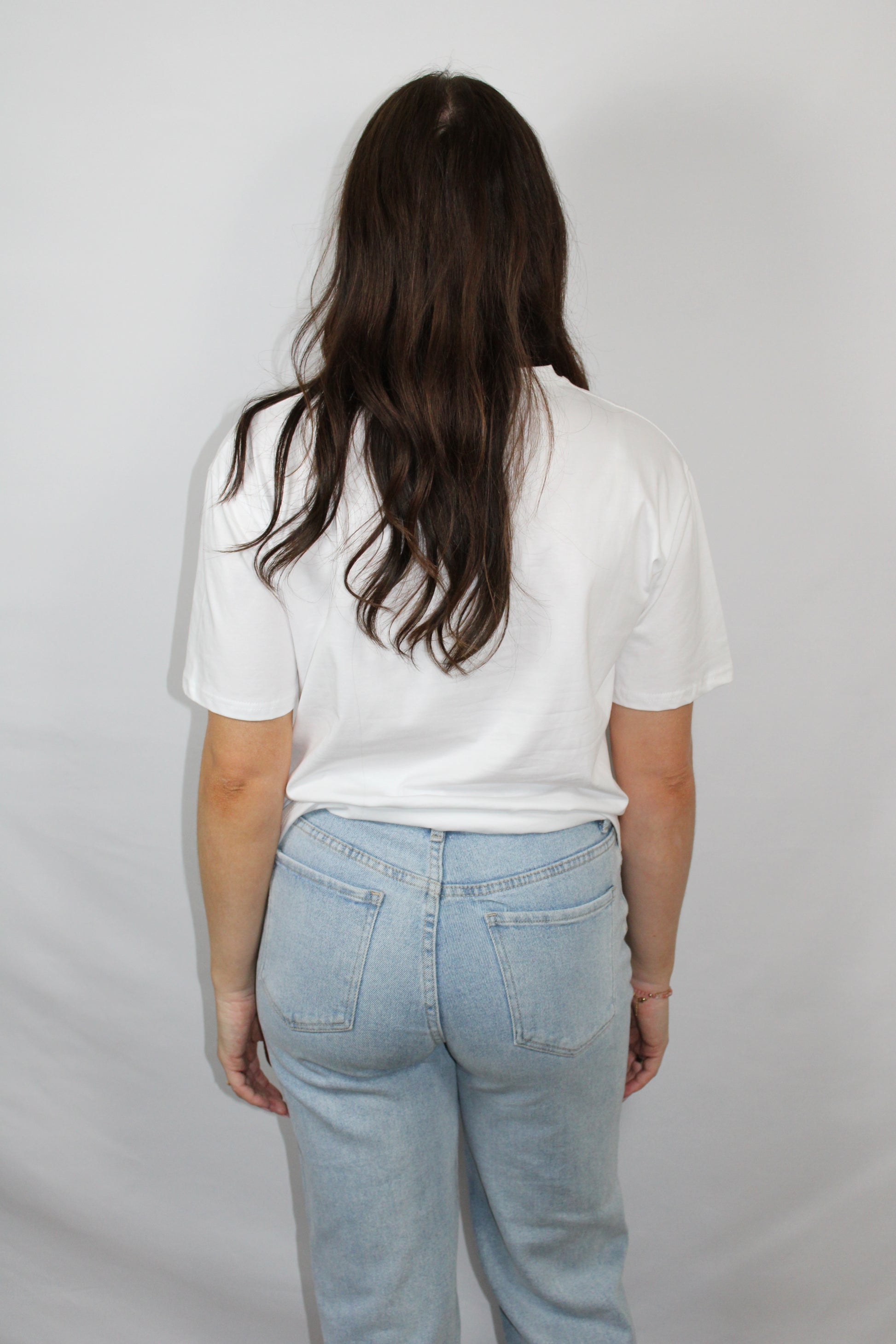 Wit t-shirt met opdruk tres chic, dames t shirt korte mouw.