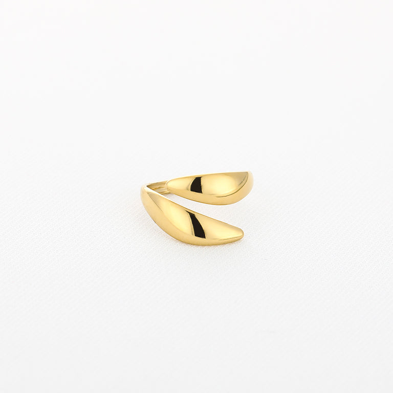 Goudkleurige wrapped ring – minimalistische ring met speelse vorm | Myjewellen