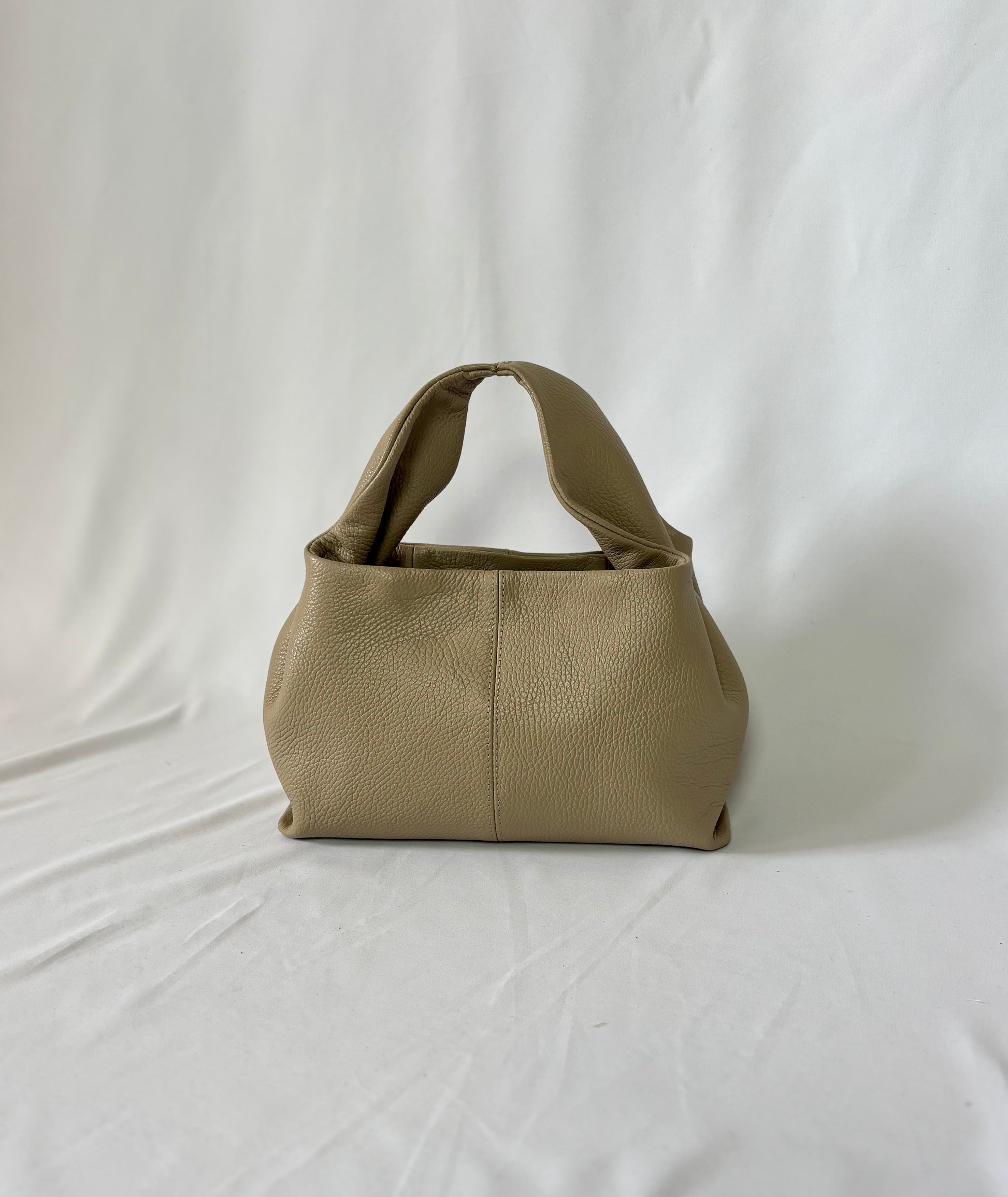 Beige leren tas Valentina voor dames van 100% echt rundleer, een trendy schoudertas en crossbody tas van Myjewellen.