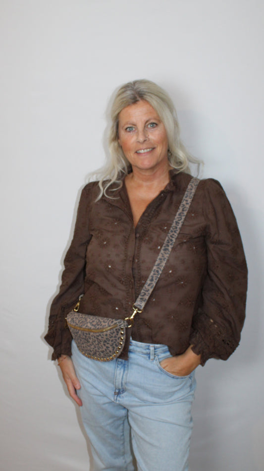 Blouse Jasmijn brown – bruine katoenen dames blouse met relaxed fit | Myjewellen