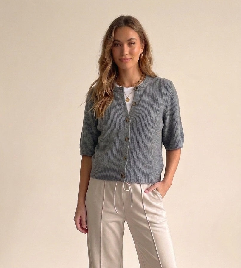Luxe gemêleerd grijze knitted top Amé met korte mouwen en wol van Myjewellen