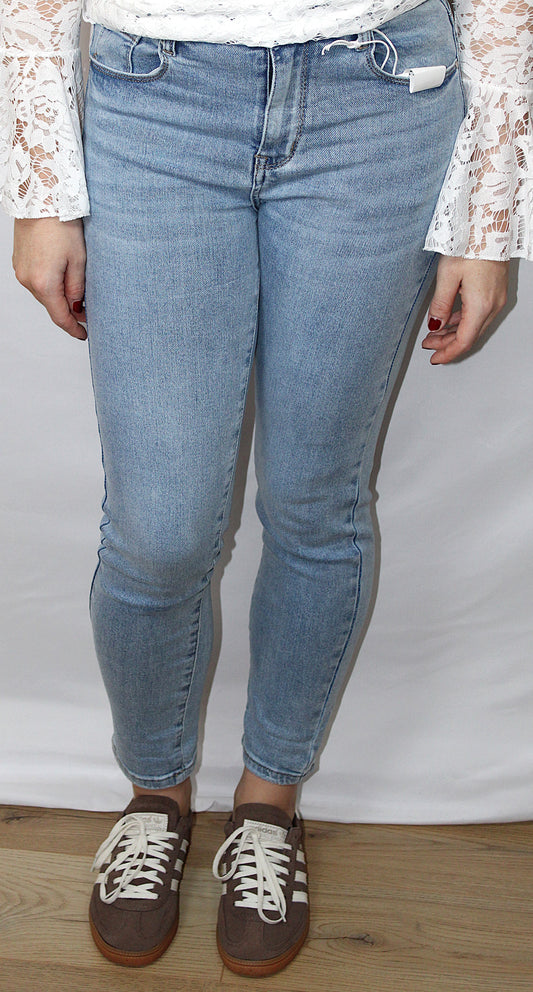 Comfortabele blauwe regular fit dames jeans Jade met rechte pijpen van Myjewellen