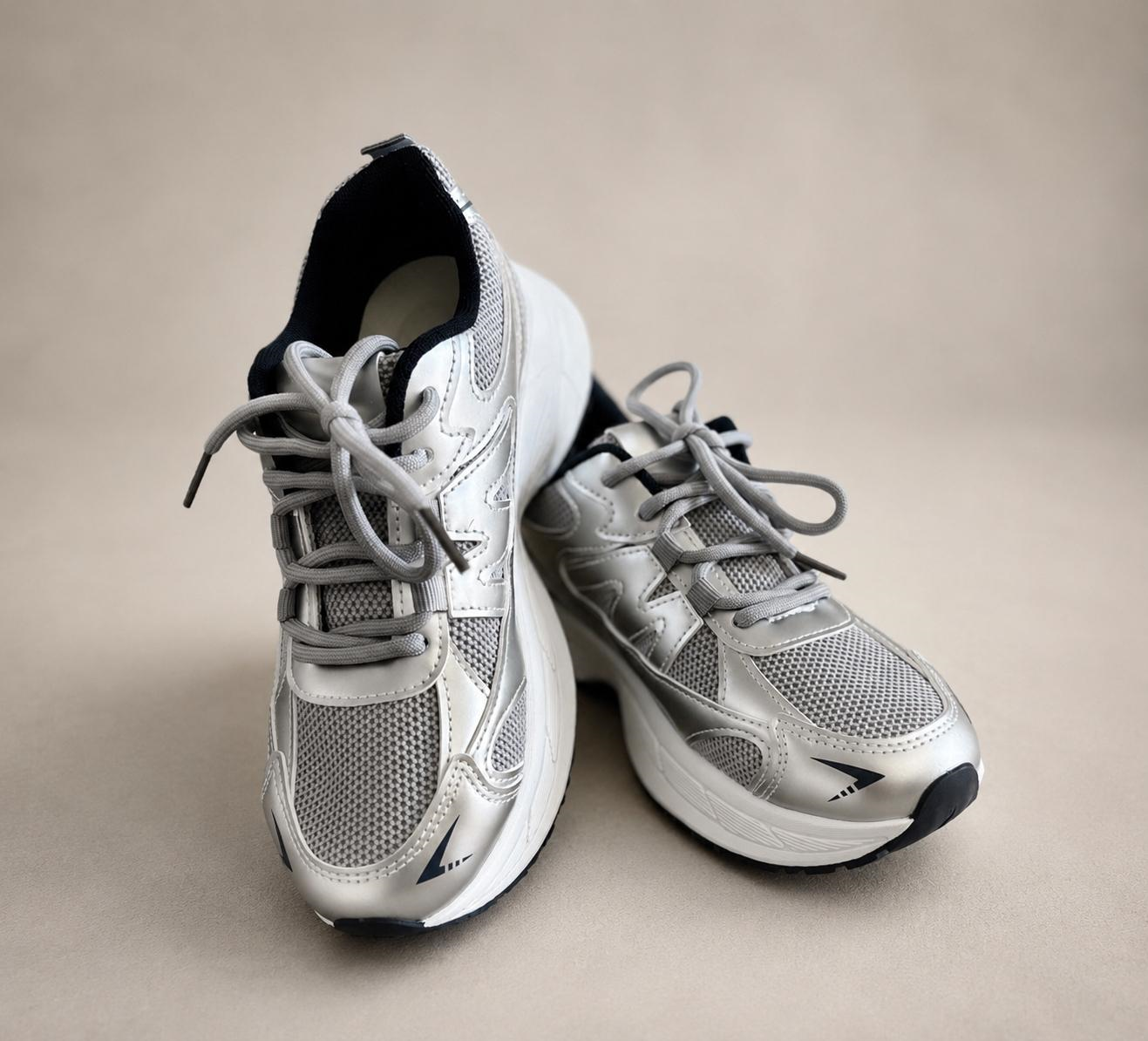 Trendy zilver met blauwe athletic retro sneakers voor dames van Myjewellen