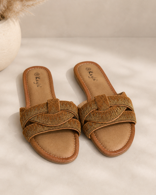 Slipper Camel van Myjewellen: comfortabele en stijlvolle camelkleurige dames slippers voor de zomer.