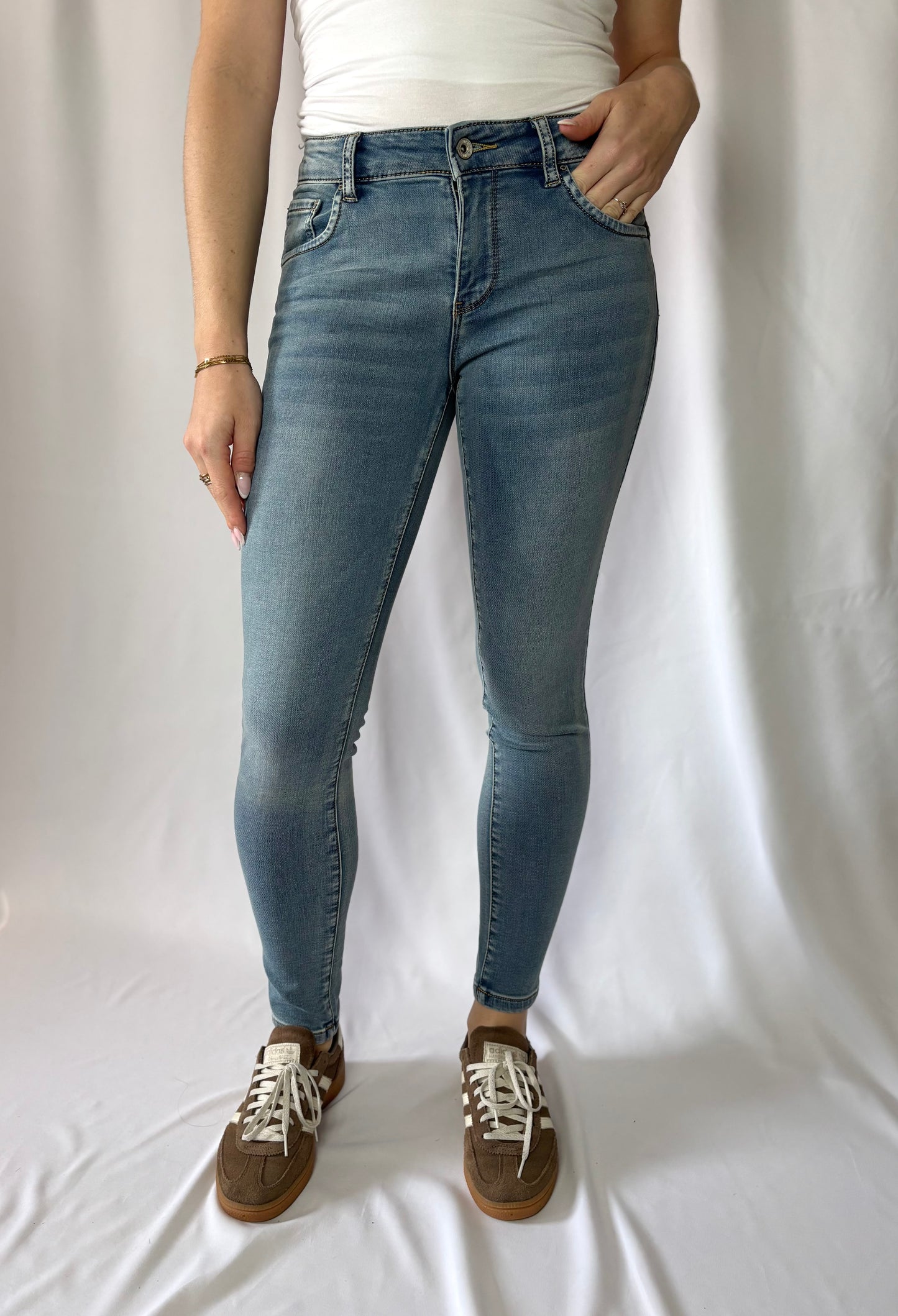 Blauwe Toxik3 push-up skinny jeans met medium waist en stretch van Myjewellen.