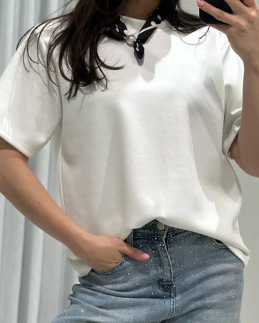 Wit T-shirt voor dames met schoudervulling, een stijlvolle Padded Tee basic top van Myjewellen