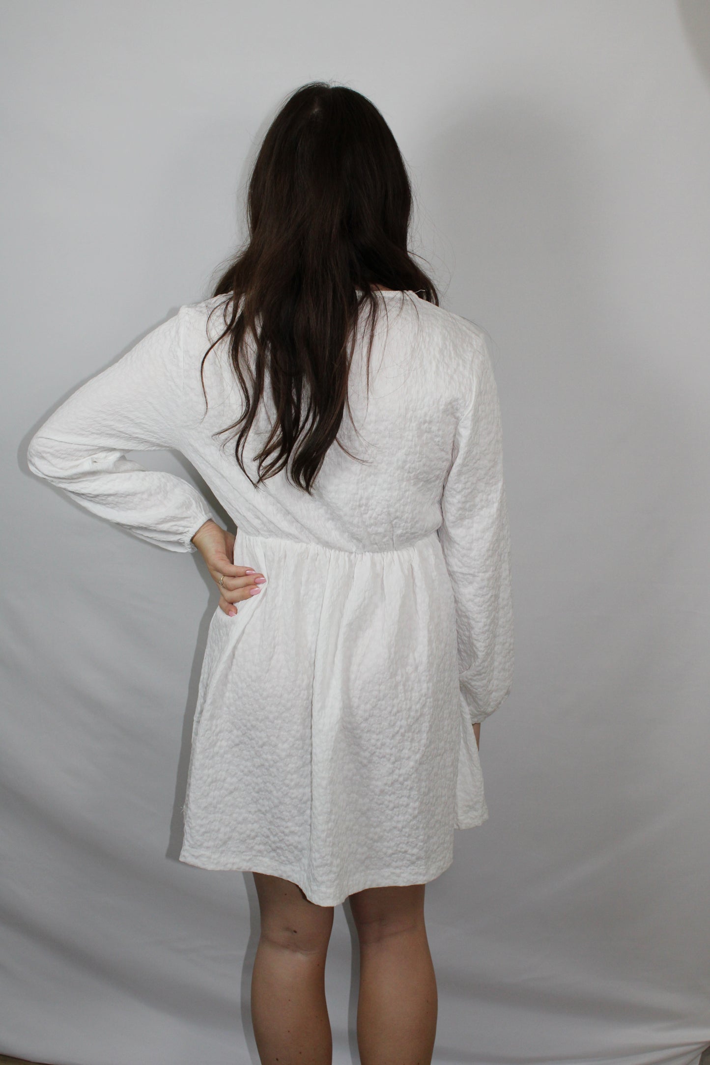 Leuke witte jurk met lamge mouwen | Myjewellen